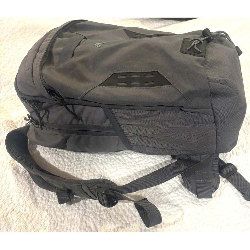 Quest Hydration Backpack Gray Hiking Daypack with Water Reservoir Bladder